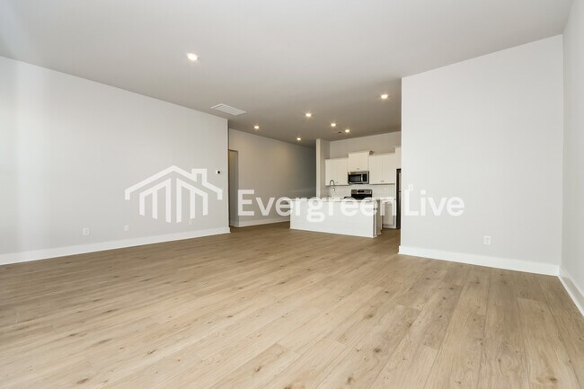 Building Photo - 132 Bloomsbury St