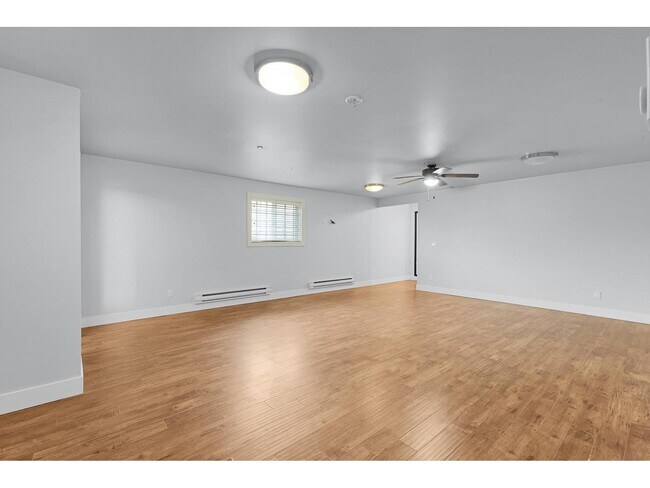 Photo du bâtiment - 18781-18774 74 Ave