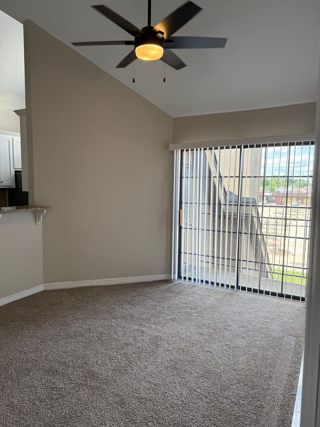 Primary Photo - Stylish 1-Bed Retreat with Vaulted Ceiling...