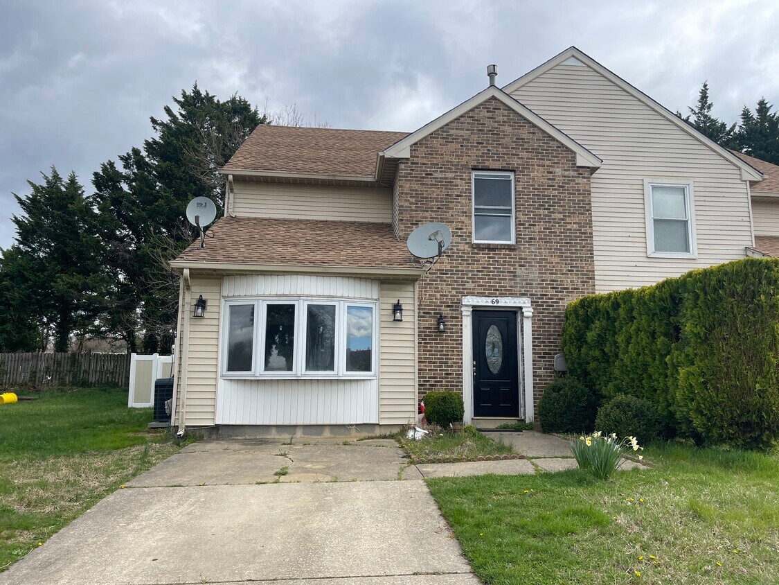 69 Franklin Dr, Voorhees, NJ 08043 House Rental in Voorhees, NJ