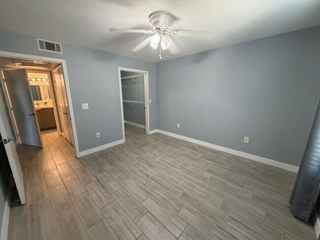 Foto del edificio - 555 E Silverado Ranch Blvd