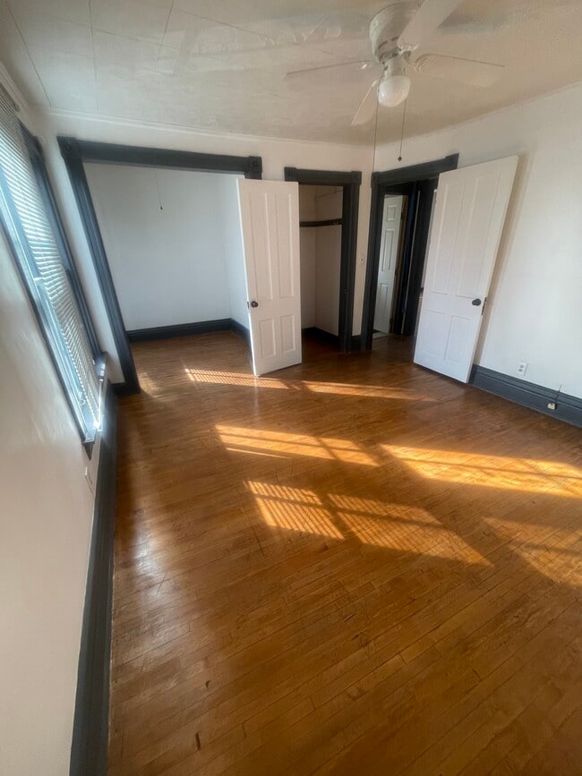 Building Photo - 271 Forbes Ave