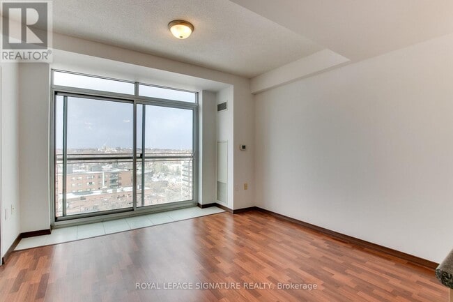 Building Photo - 15 Maplewood Ave