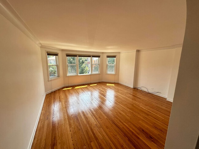 Foto del edificio - 5658 N Richmond St