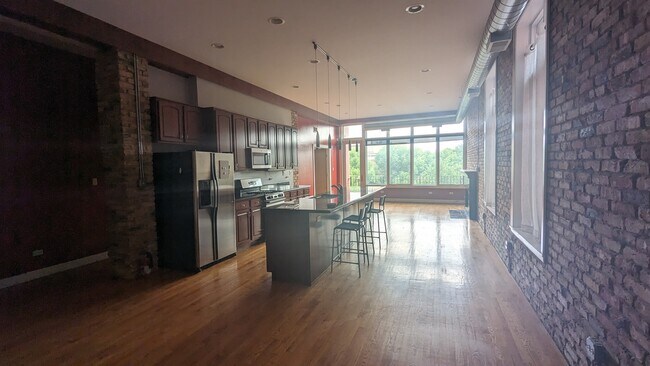 Foto del edificio - 1738 W Belmont Ave