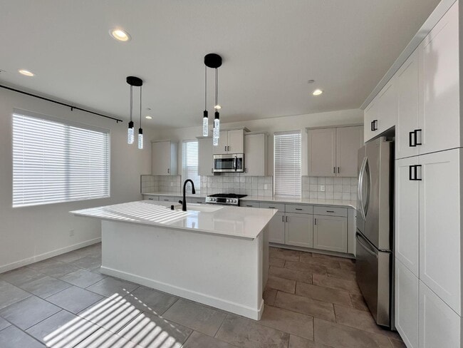 Building Photo - 4031 Dylan Rd