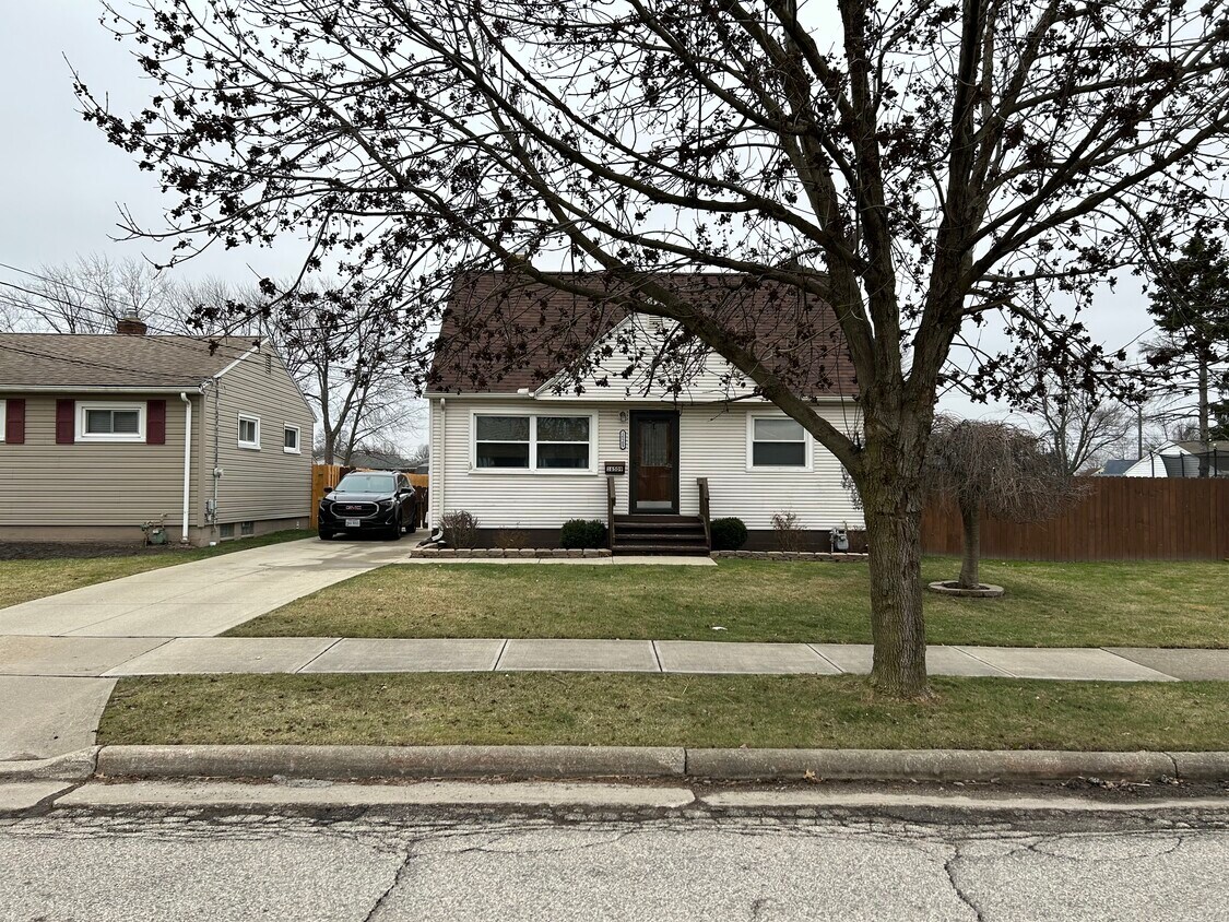 16509 Shelby Dr, Brookpark, OH 44142 House Rental in Brookpark, OH