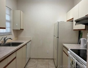 Building Photo - 660 Cypress Club Way