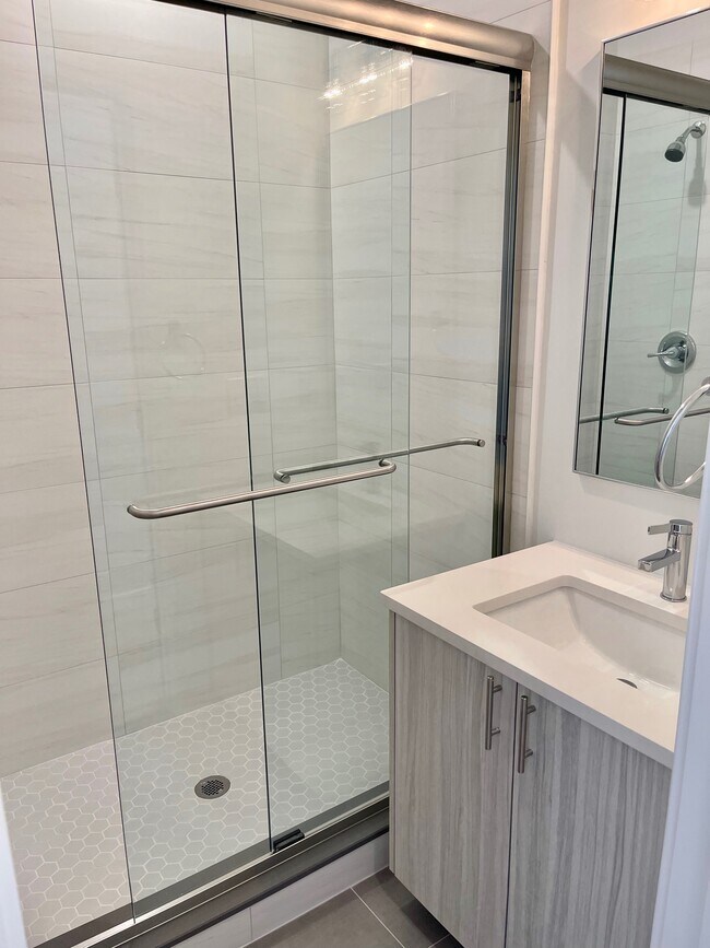 bathroom main floor - 1252 N 18th St