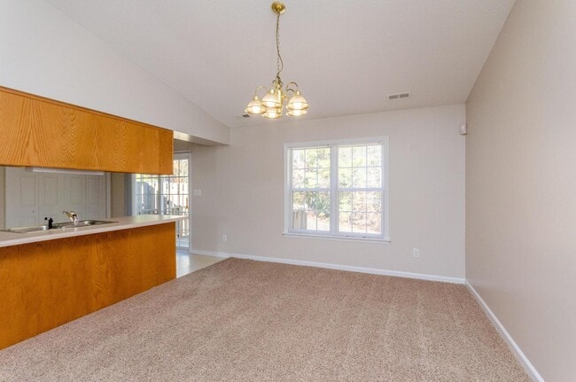 Foto del edificio - Nice 2 Bedroom Townhome - 348 Winners Circ...