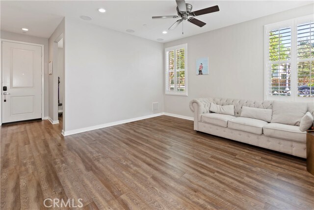 Foto del edificio - 10 Poppy