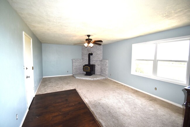 Building Photo - Spacious home on acreage and a Dairy Farm