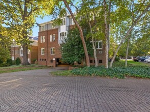 Building Photo - 761 Bishops Park Dr