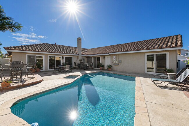 Refreshing Pool and Spa - 11667 Kirwin Cir