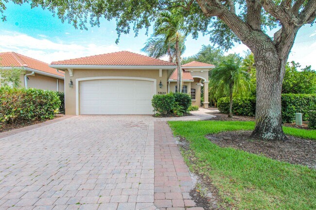 Building Photo - ** EDEN AT THE STRAND ** 3/2 FIRST FLOOR F...
