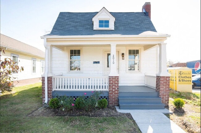 Photo - 2010 Maury St Apartment