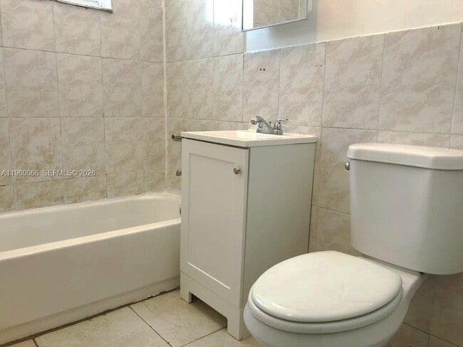 Building Photo - 1801 NW 2nd Ct