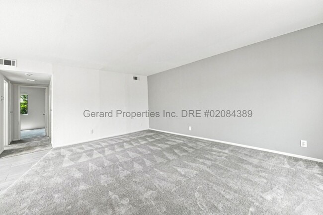 Building Photo - 16762 Viewpoint Ln