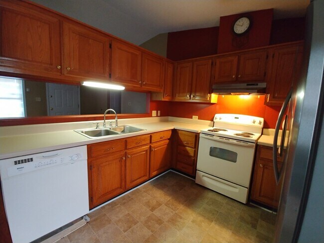 Building Photo - 1333 Montego Ct