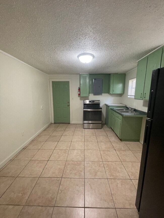 Foto del edificio - 78 NE 139th St