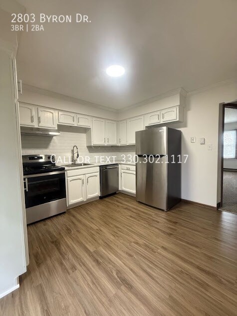 Building Photo - 2803 Byron Dr