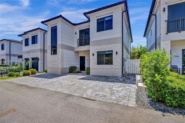 Foto del edificio - 7759 SW 99th St