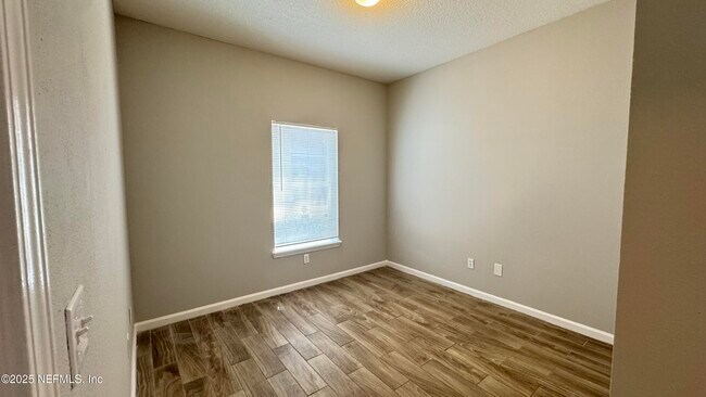 Foto del edificio - 3631 Kirkpatrick Cir
