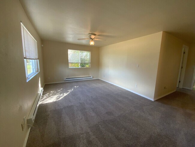 Foto del edificio - *** NEW RENT SPECIAL - $750 OFF FIRST MONT...