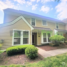 Building Photo - 2250 Humphreys Dr