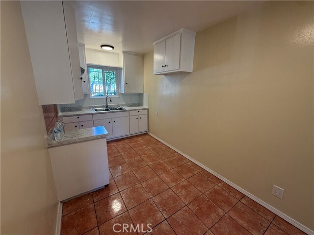 Foto del edificio - 1805 S Rimpau Blvd