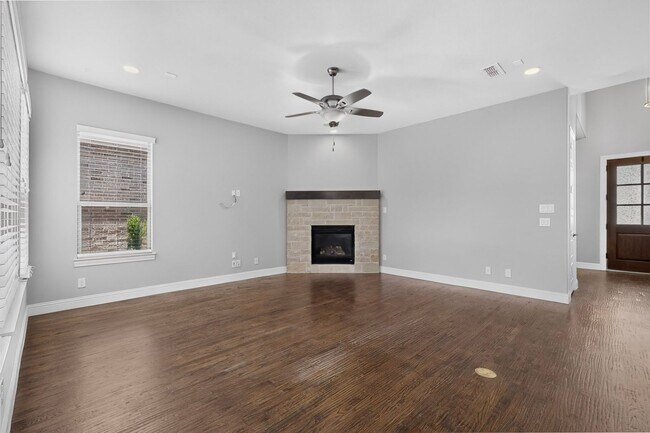 Foto del edificio - Executive Frisco Home in Frisco ISD | Yard Maintenance Included | Resort-Style Community Amenities