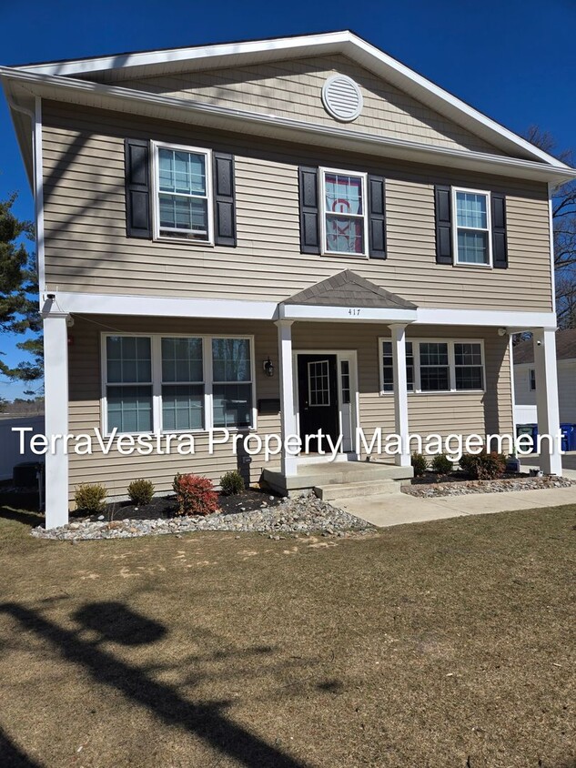 Primary Photo - 12 Bedroom 5 Bath College Rental