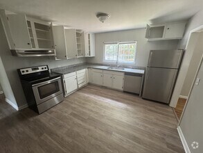 Building Photo - 103 White Oak Ln SW