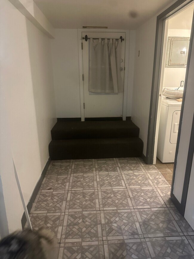 Foto del edificio - 228 7th Ln