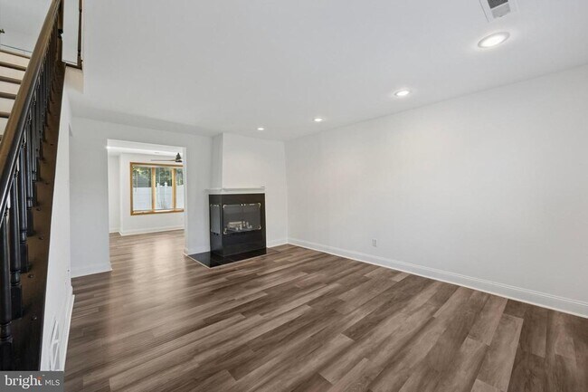 Building Photo - 128 Granite Hill Ct