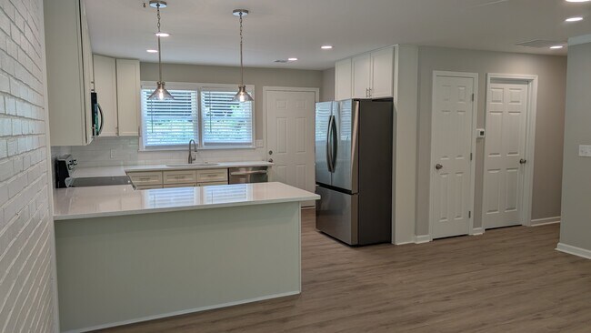 Kitchen - 540 Stell Rd
