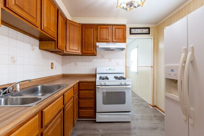 Foto del edificio - 1012 Cloverlawn ~ Lincoln Park