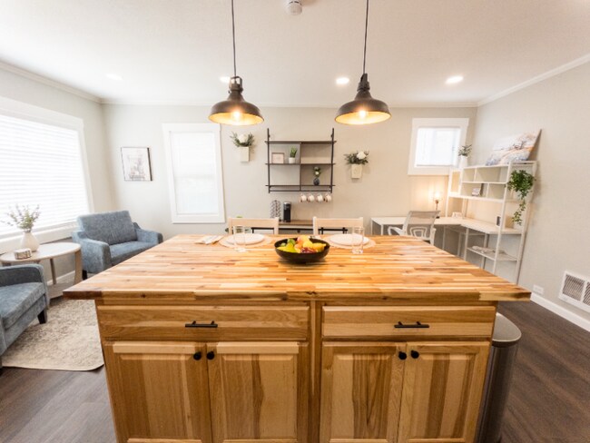 Foto del edificio - 2221 Madison St