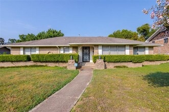 Building Photo - 5515 Longleaf Ln