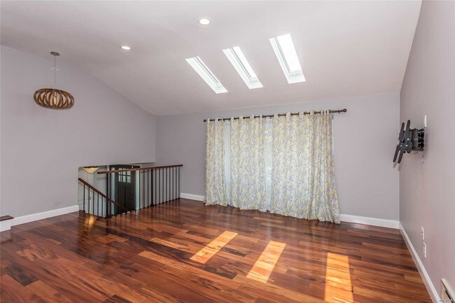 Building Photo - 20 Gainsville Dr