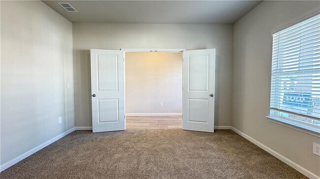 Foto del edificio - 227 Water Oak Wy