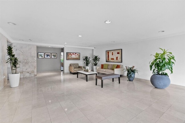 Foto del edificio - 255 Galen Dr