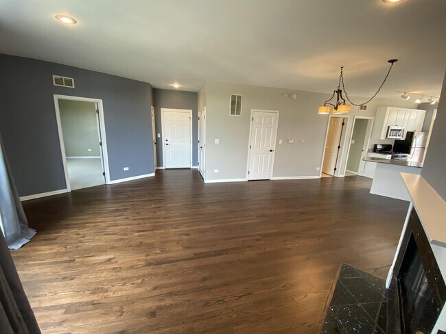 Building Photo - 744 N Willard Ct