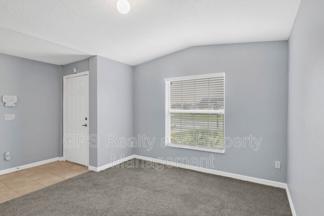Building Photo - 7335 Holly Creek Rd