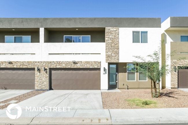 Building Photo - 2000 N 36th St Building Photo - 2000 N 36th St