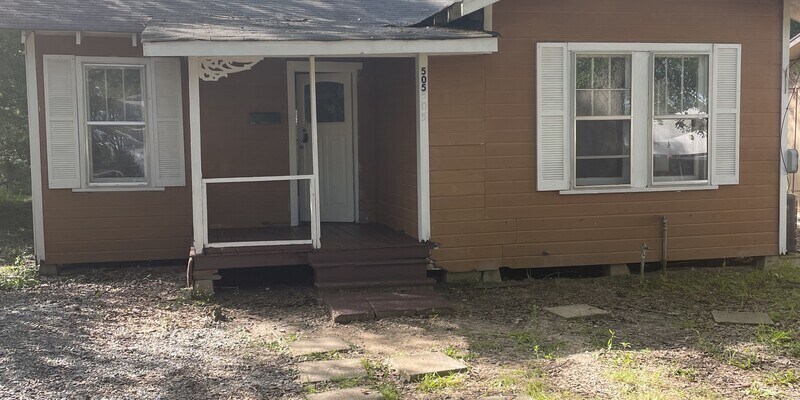 Primary Photo - 505 Austin Ave