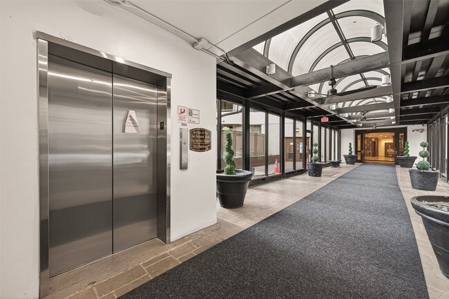 Building Photo - 3525 Sage Rd