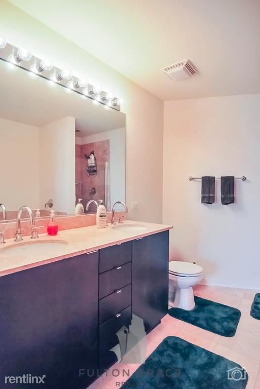 Building Photo - 2 br, 2 bath  - 871 N Larrabee St