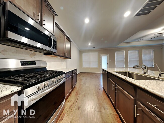 Foto del edificio - 3434 Stablewood Grove Ln