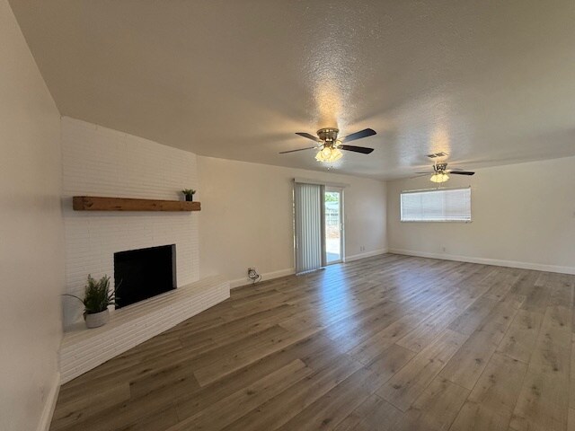 Foto del edificio - 4802 W Kaweah Ave